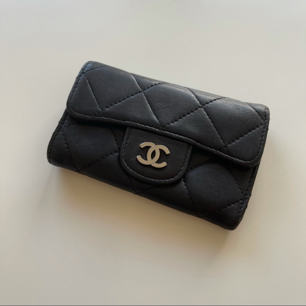 CHANEL 6-Ring Key Holder